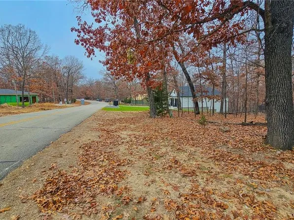 274 Grand Point Blvd, Sunrise Beach, MO 65079