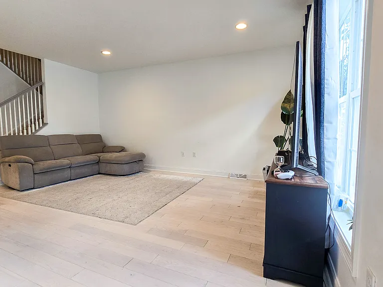15 Summer Ln — Photo 53