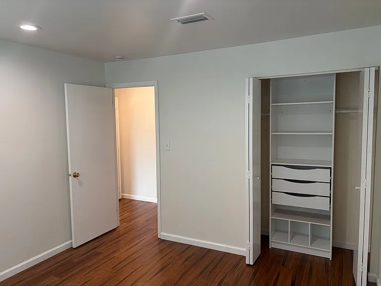 421 Wendover Dr #126B — Photo 24