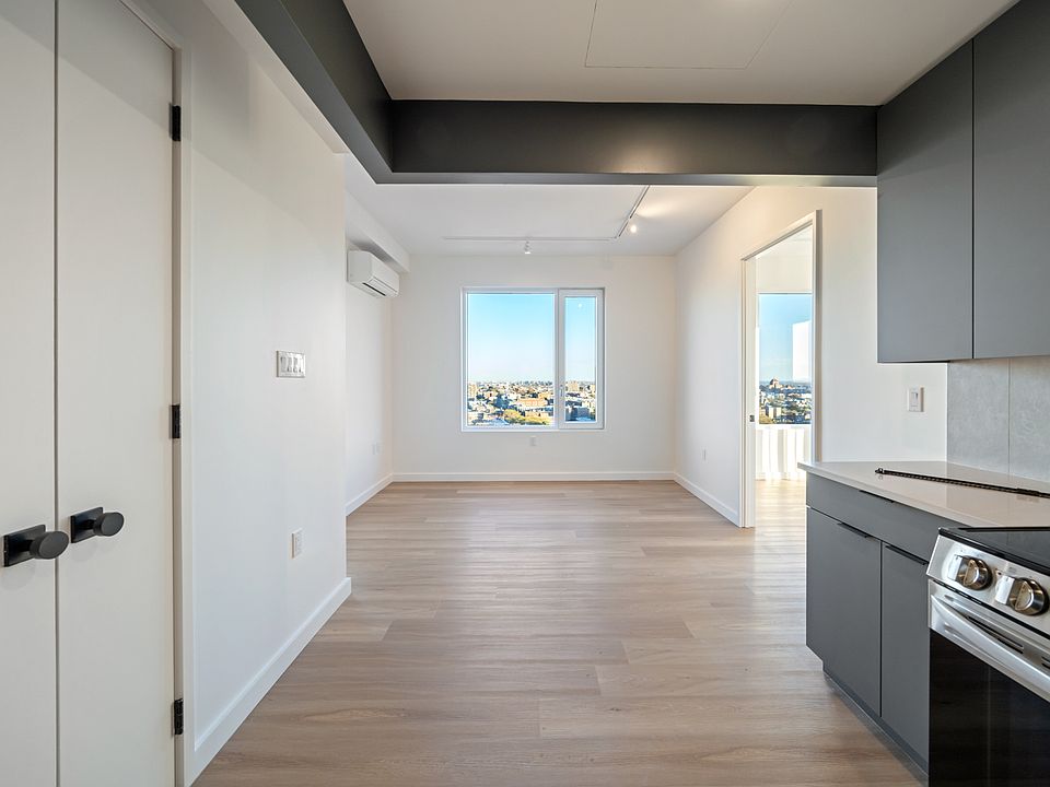 1st image of 931 Carroll St #705
