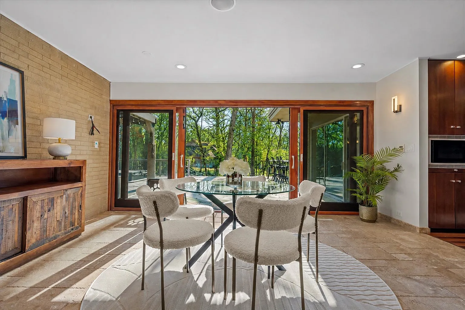 5 bed, $5,700 — Photo 3