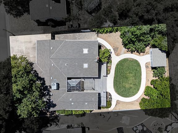 3rd image of 8537 Sheraton Dr