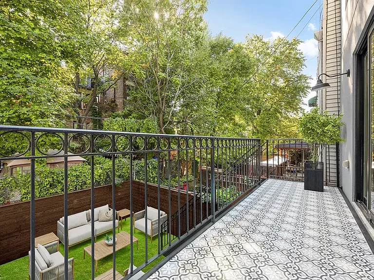 516 Lexington Ave #1 — Photo 18