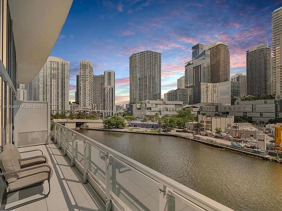 2nd image of 92 SW 3rd St APT 703