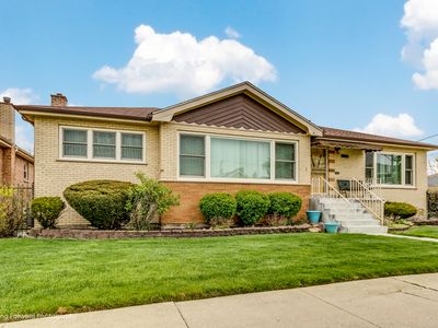 (Undisclosed Address), Chicago, IL, 60652
