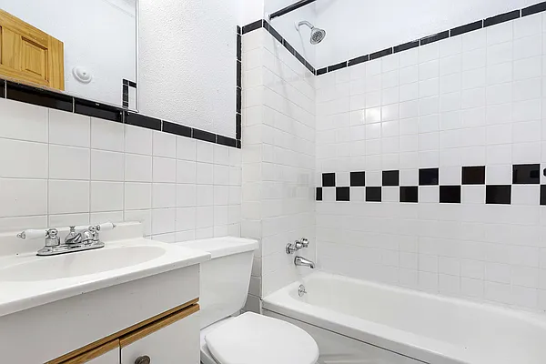 Rented by Halstead Real Estate | media 28