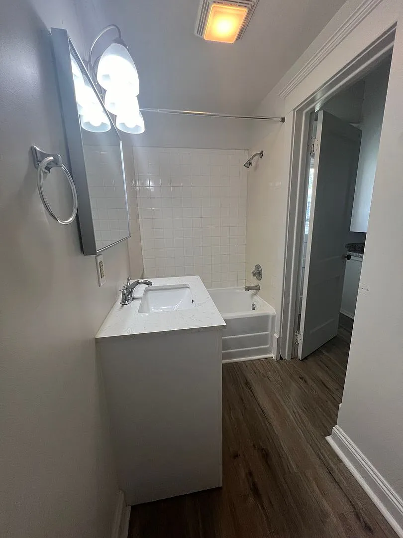 631 S 5th Ave — Photo 1