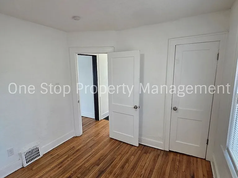 1813 E 85th St — Photo 16