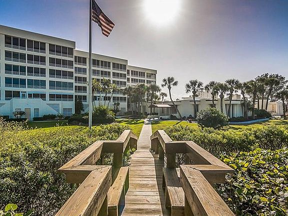 2nd image of 550 Flamingo Dr #104