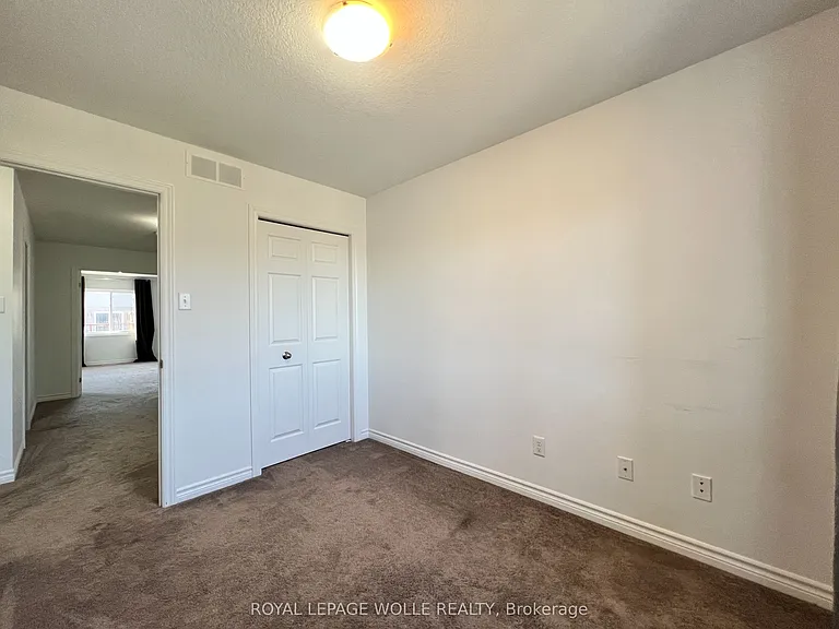 46 Renfrew St — Photo 26