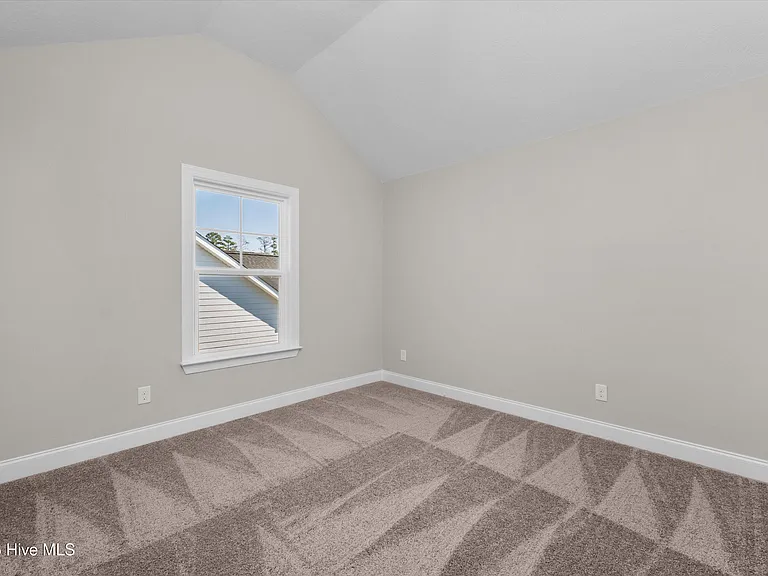 915 Sandpiper Xing — Photo 30