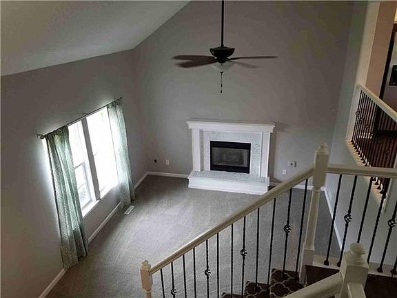 4th image of 806 20th Ave