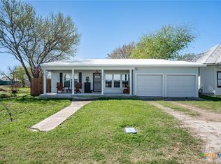 305 W Dallas Ave, Seadrift, TX 77983