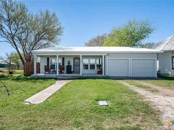 305 W Dallas Ave, Seadrift, TX 77983