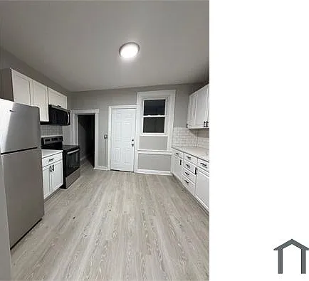 3 bed, $2,400 — Photo 2