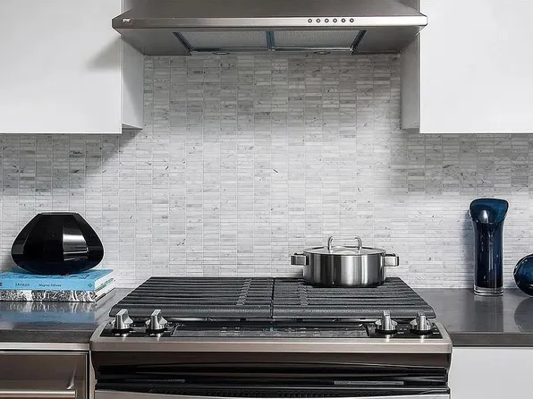 504 Myrtle Avenue image 3 of 20