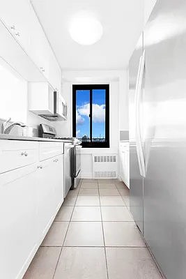 Rented by Olnick Organization | media 4