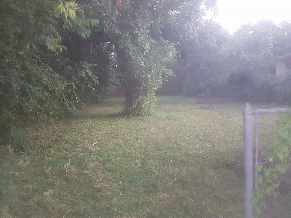 1st image of 216 Kendalia Ave