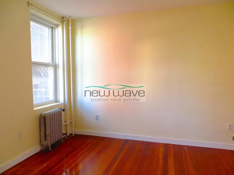 220 Hanover St #28 — Photo 14