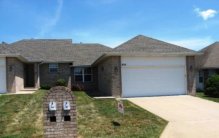 2nd image of 424 S Brooktrail Way