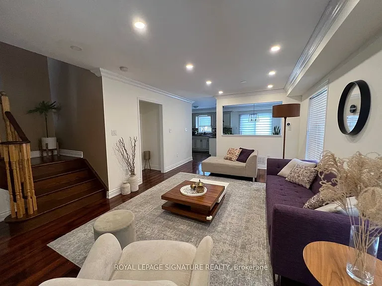 61 Kalmar Cres — Photo 3
