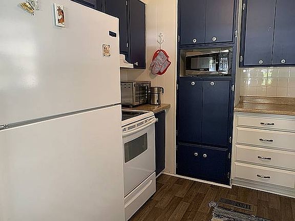 4th image of 109 S Lake Dr #431
