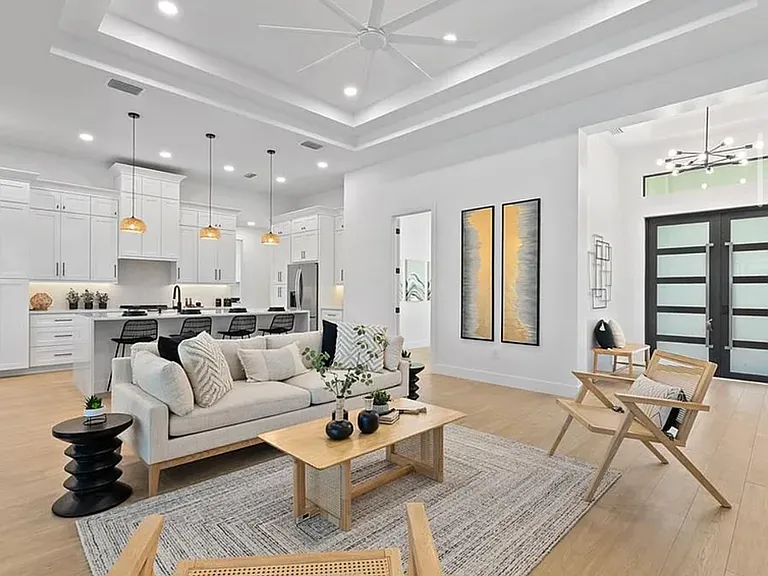 15101 Leipzig Cir — Photo 4