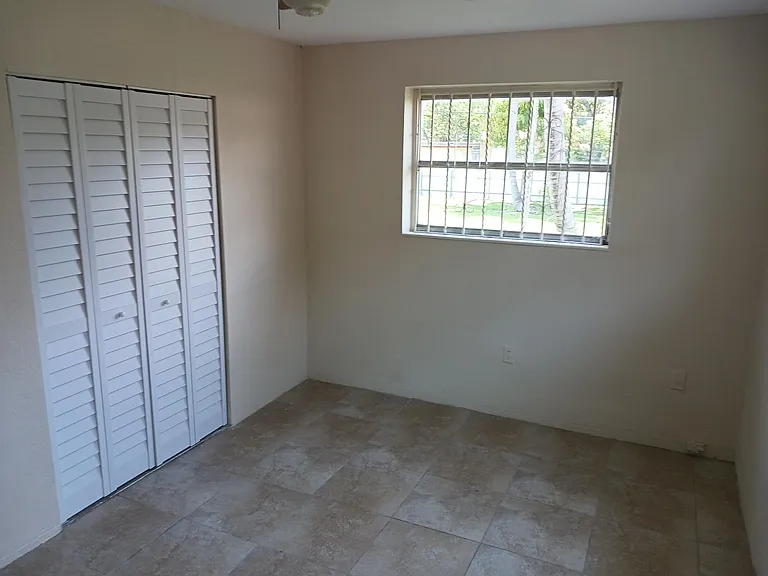 560 NE 143rd St — Photo 24