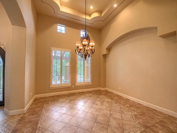 5th image of 23315 Oakland Ct