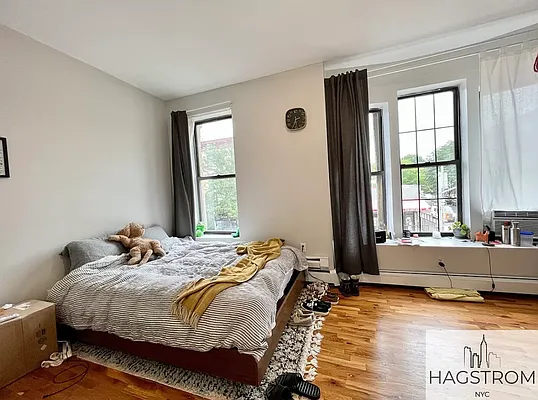 Rented by Hagstrom Management Inc | media 33