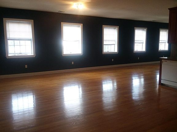 5th image of 196 Franklin Ave APT 4