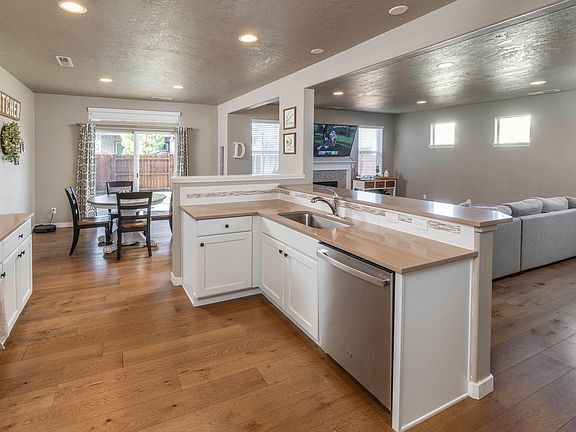 4th image of 61813 Azalia Pl