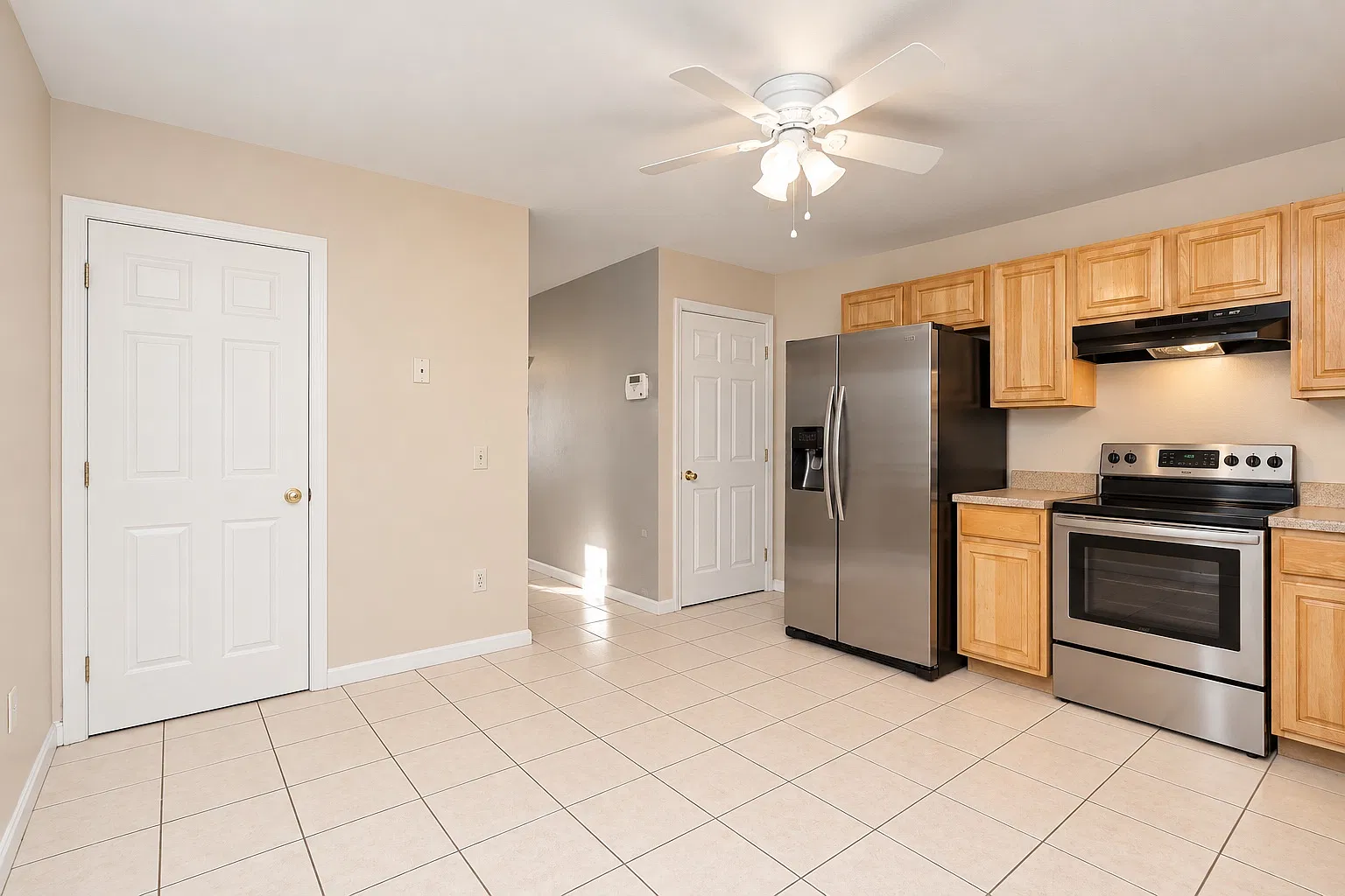 3 bed, 1.5 bath, 1350 sqft, $1,750 — Photo 3