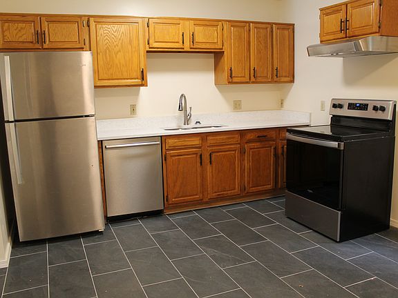 Fully Equipped Kitchen with Quartz Countertops!