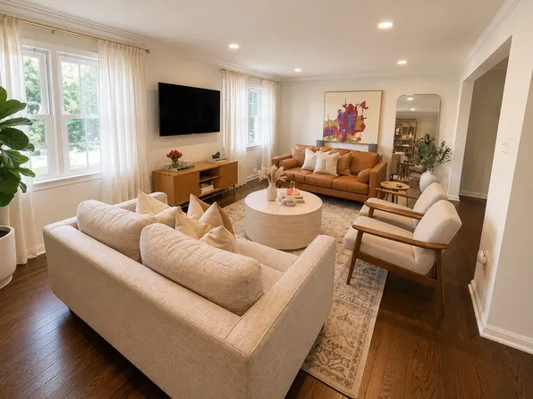 2233 N Somerset St, Arlington, VA 22205