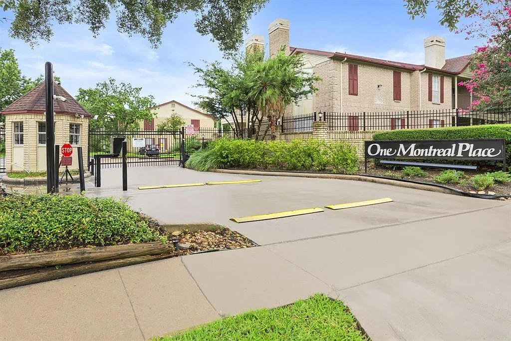 1 bed, 1.0 bath, 789 sqft, $1,200 — Photo 2
