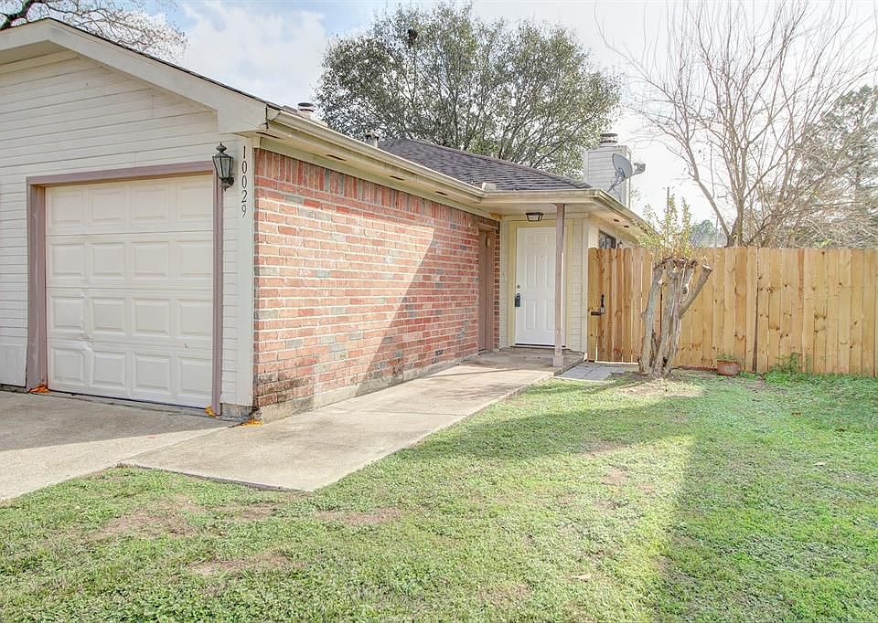 1st image of 10029 Emerald Creek Dr