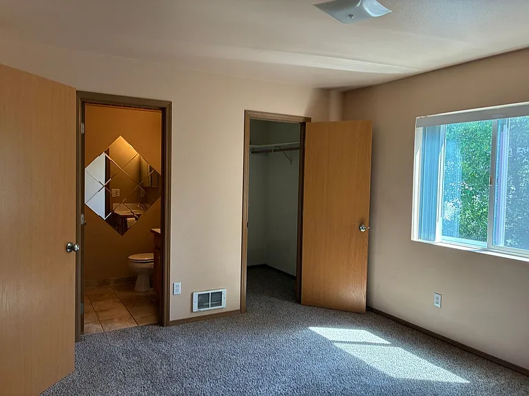 2600 Arbor St — Photo 6