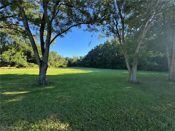 6500 Blough Ave SW, Navarre, OH 44662
