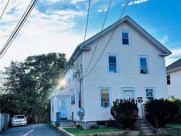14 Hilarity St, Providence, RI 02909