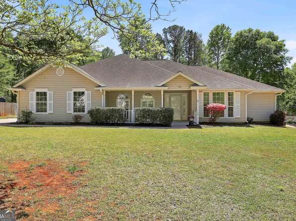136 Coggins Corner Dr, Newnan, GA 30265