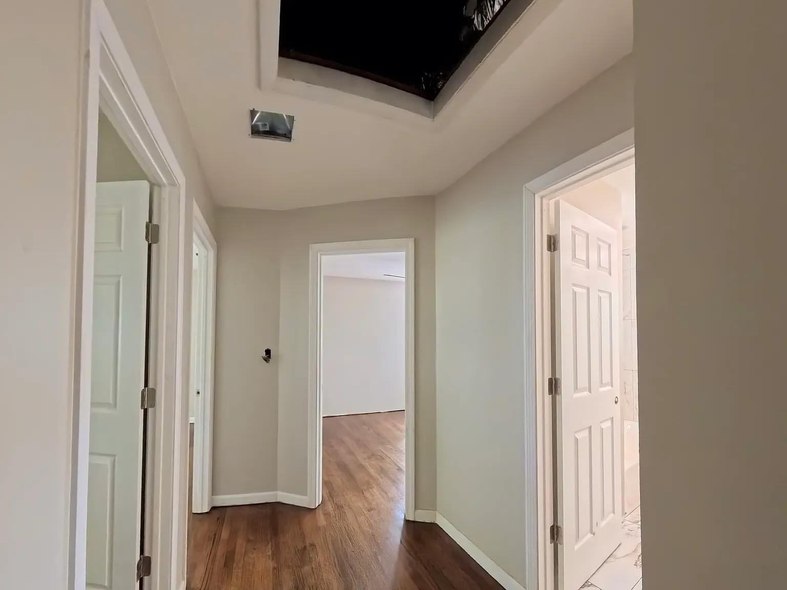 3 bed, 1100 sqft, $2,750 — Photo 2