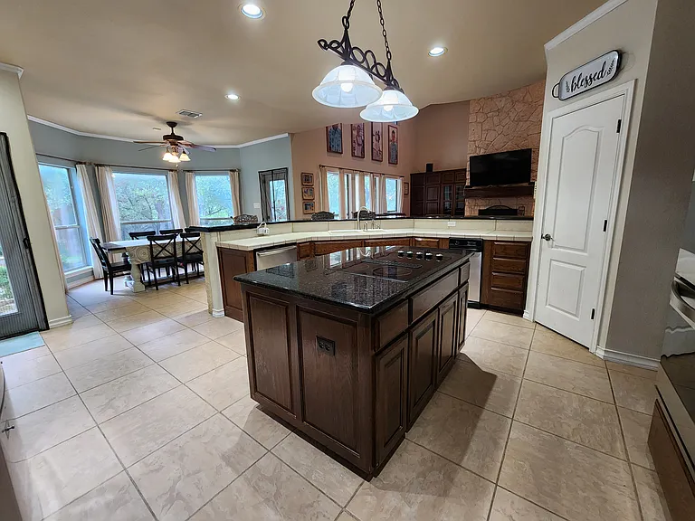 25815 Mount Carillon — Photo 13