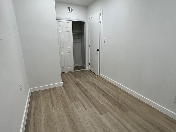 5th image of 2825 Sheridan Ave #2