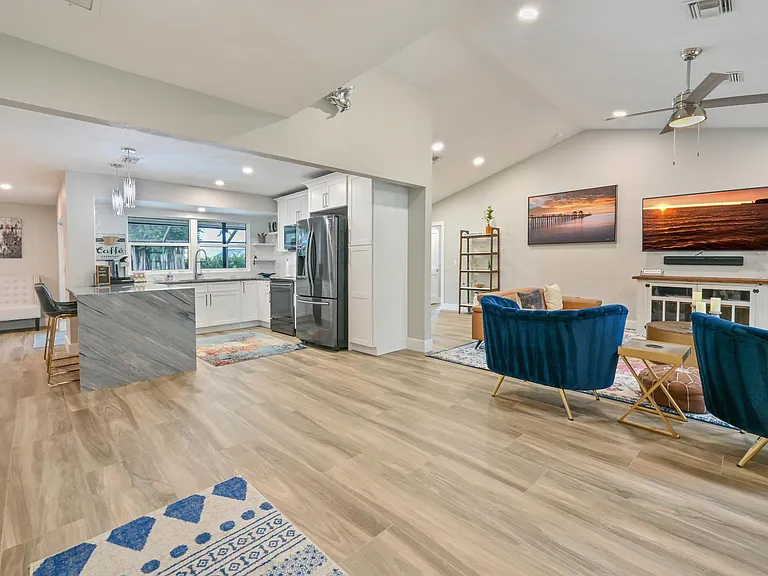 2305 Kings Lake Blvd — Photo 34