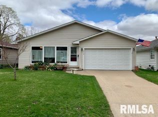 1715 N 4th St, Clinton, IA 52732