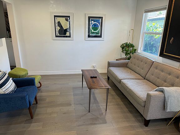 4th image of 2814 Broadway