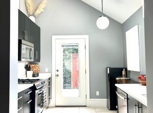 352 K St #2, South Boston, MA 02127