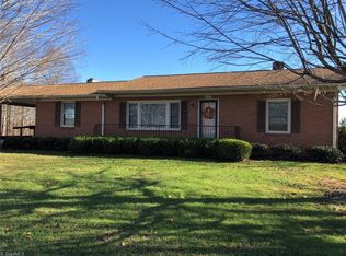 833 Red Brush Rd, Mount Airy, NC 27030