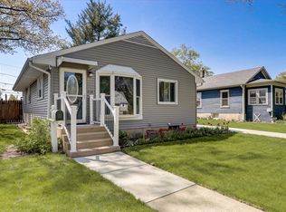 210 S Aldine St, Elgin, IL 60123